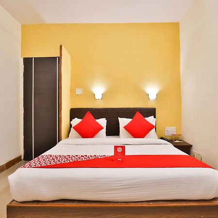 Hotel O Utsav Vadodara Bagian luar foto