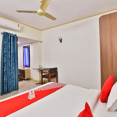Hotel O Utsav Vadodara Bagian luar foto